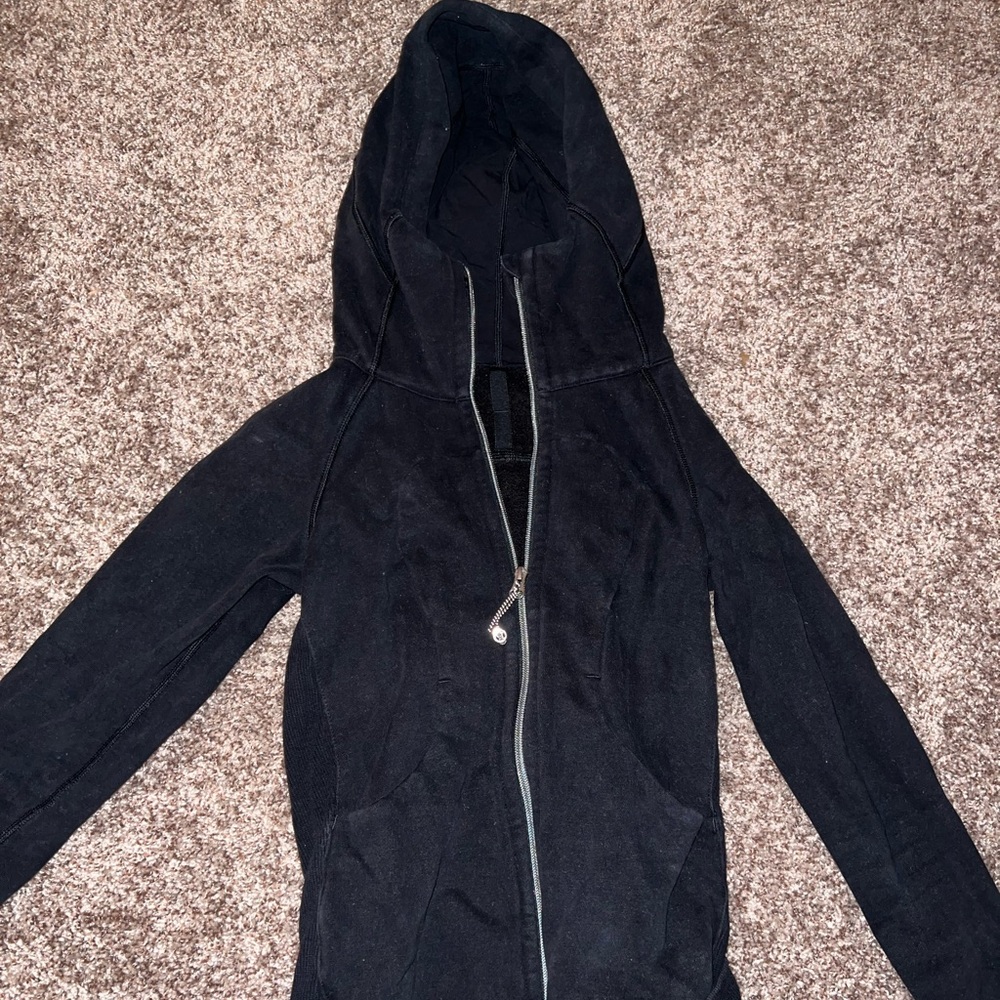 Lulu size 4! VG condition